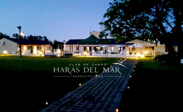 nuevo, moderno, optimo,hemroso chalet de 4 ambientes, con garaje ,parque y galería