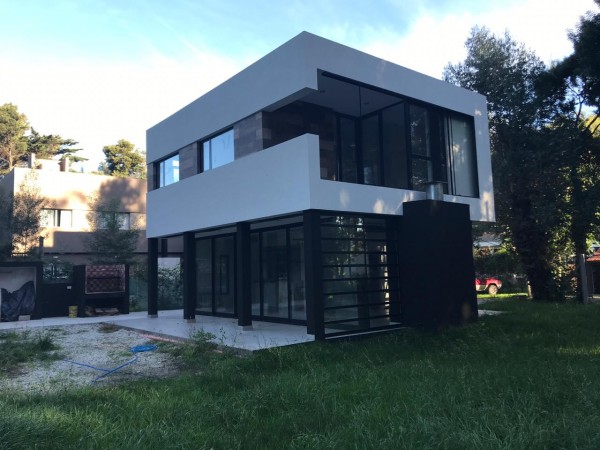 VENTA BOSQUE PERALTA RAMOS !!!! CHALET MODERNO, HERMOSO, NUEVO