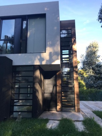 VENTA BOSQUE PERALTA RAMOS !!!! CHALET MODERNO, HERMOSO, NUEVO