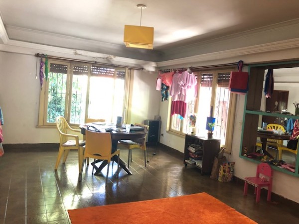 VENTA CHALET, 4 ambientes, parque y patio, sobre lote de 15 mts de frente !!!!! muy buena opcion !!!!