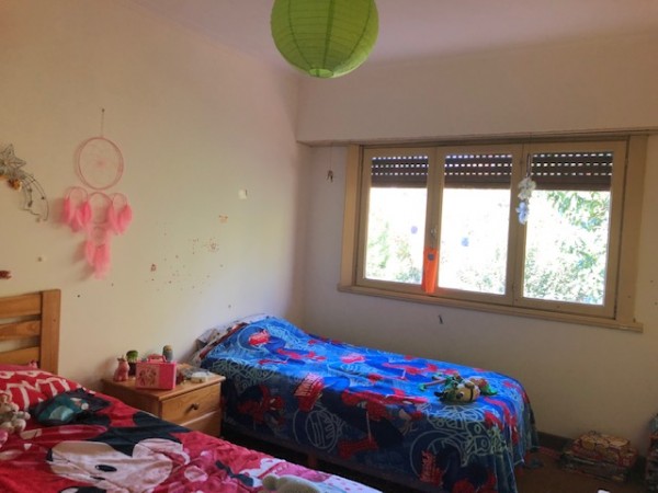 VENTA CHALET, 4 ambientes, parque y patio, sobre lote de 15 mts de frente !!!!! muy buena opcion !!!!