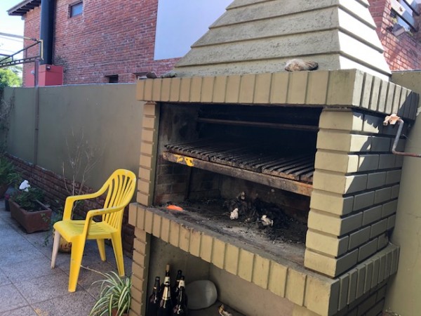 VENTA CHALET, 4 ambientes, parque y patio, sobre lote de 15 mts de frente !!!!! muy buena opcion !!!!