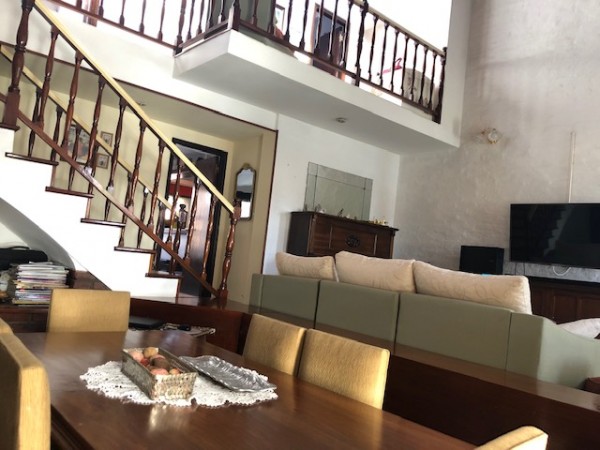 hermoso chalet en colina, amplio, impecable, consulte !!!!