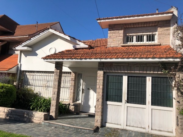 VENTA CON RENTA RECIENTE !!! Excelentes inquilinos !!! CHALET CHAUVIN, EXCELENTE ZONA APTA POYECTO FAMILIAR, PROFESIONAL, MULTIFAMILIAR, ETC