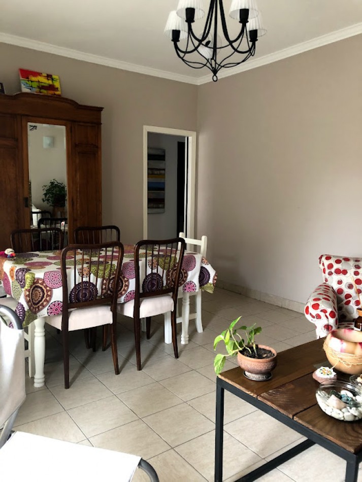 ALQUILER por temporada corta o de verano en Mar del Plata !!! DISPONIBLE DICIEMBRE DEPARTAMENTO EN PH DE 2 amb. 2/3 PLAZAS. MUY AMPLIO, LUMINOSO Y TRANQUILO. ZONA CHAUVIN, 1o PISO POR ESCALERA, HERMOSO !!!!