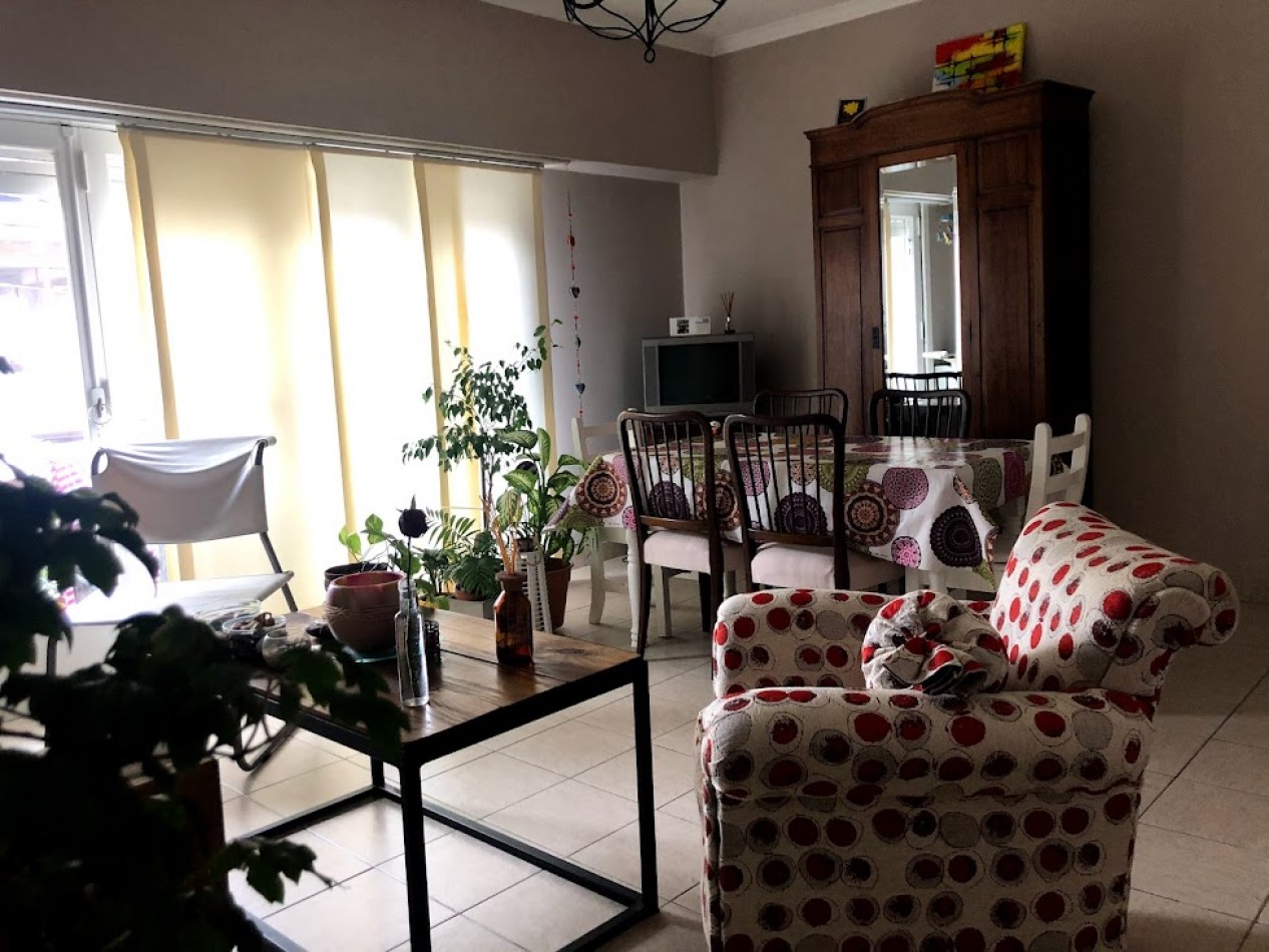 ALQUILER por temporada corta o de verano en Mar del Plata !!! DISPONIBLE DICIEMBRE DEPARTAMENTO EN PH DE 2 amb. 2/3 PLAZAS. MUY AMPLIO, LUMINOSO Y TRANQUILO. ZONA CHAUVIN, 1o PISO POR ESCALERA, HERMOSO !!!!