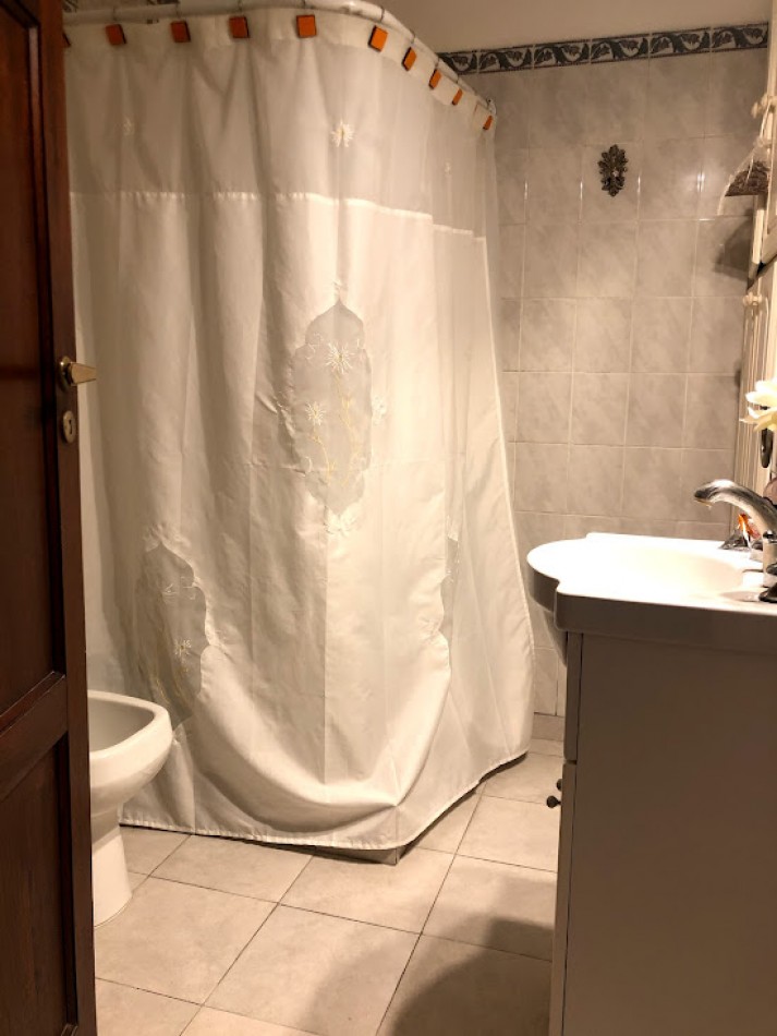 ALQUILER por temporada corta o de verano en Mar del Plata !!! DISPONIBLE DICIEMBRE DEPARTAMENTO EN PH DE 2 amb. 2/3 PLAZAS. MUY AMPLIO, LUMINOSO Y TRANQUILO. ZONA CHAUVIN, 1o PISO POR ESCALERA, HERMOSO !!!!