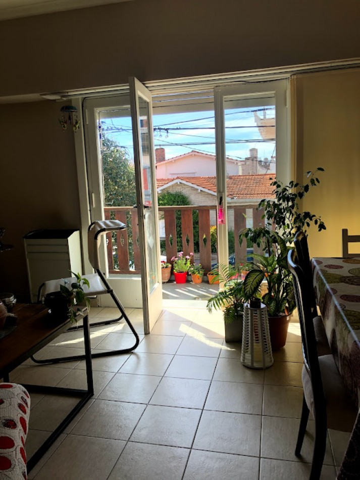 ALQUILER por temporada corta o de verano en Mar del Plata !!! DISPONIBLE DICIEMBRE DEPARTAMENTO EN PH DE 2 amb. 2/3 PLAZAS. MUY AMPLIO, LUMINOSO Y TRANQUILO. ZONA CHAUVIN, 1o PISO POR ESCALERA, HERMOSO !!!!