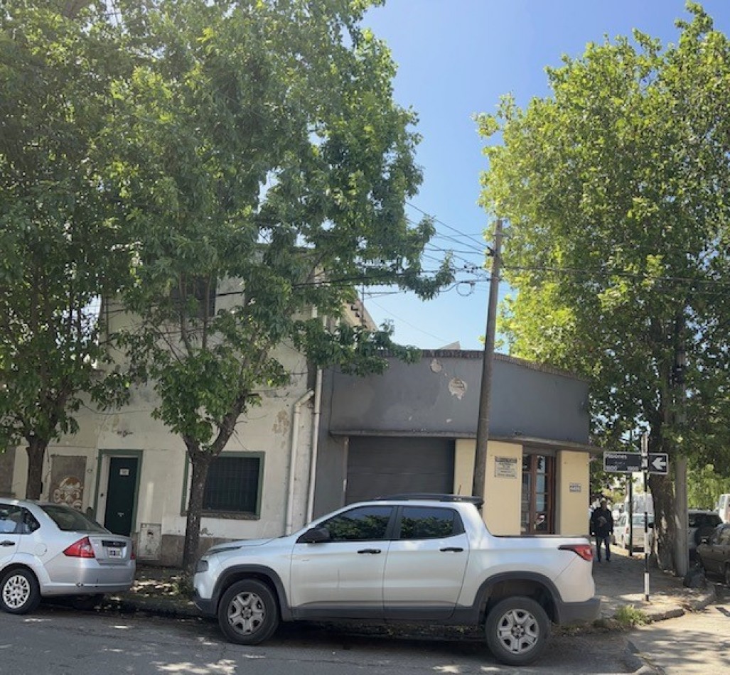 NUEVO VALOR, OPORTUNIDAD !!!! conjunto de PH y local , para demolicion O reciclado, apto nuevo proyecto multifiar o comercial, venta separada de local y ph, consulte todas las opciones