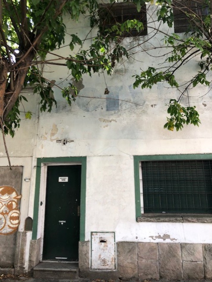 NUEVO VALOR, OPORTUNIDAD !!!! conjunto de PH y local , para demolicion O reciclado, apto nuevo proyecto multifiar o comercial, venta separada de local y ph, consulte todas las opciones