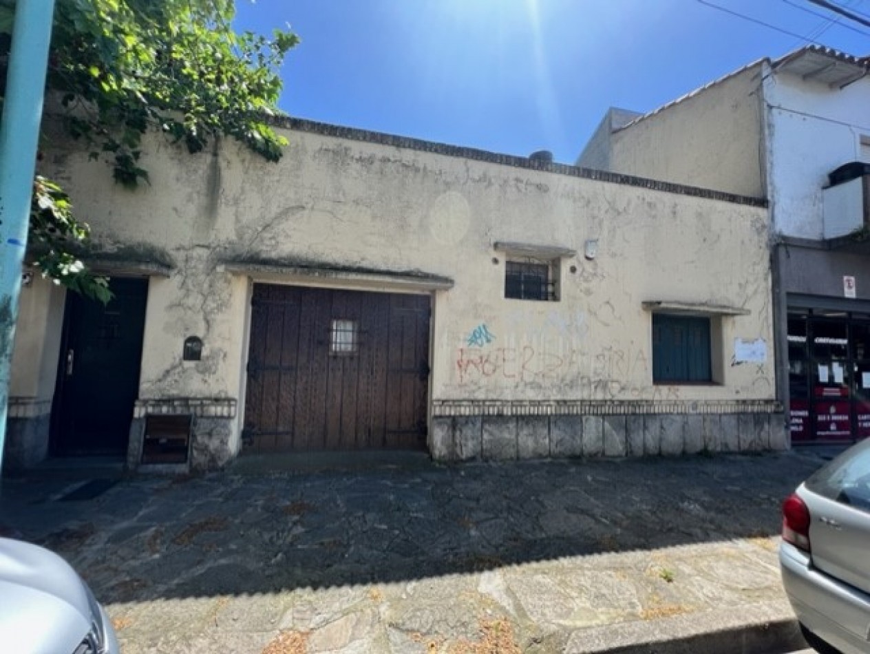 NUEVO VALOR, OPORTUNIDAD !!!! conjunto de PH y local , para demolicion O reciclado, apto nuevo proyecto multifiar o comercial, venta separada de local y ph, consulte todas las opciones
