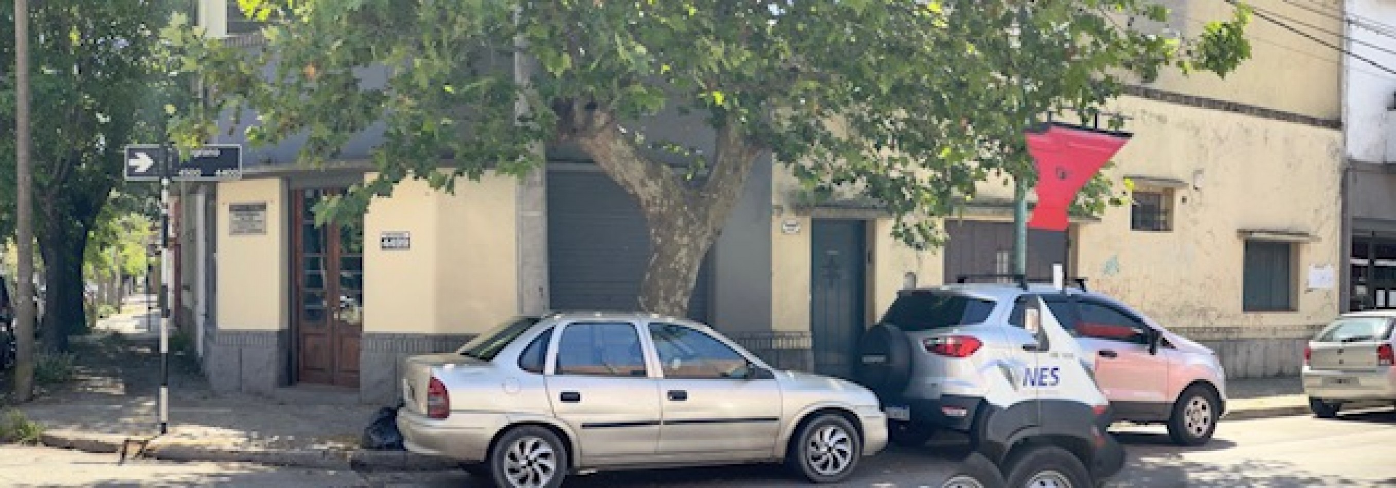 NUEVO VALOR, OPORTUNIDAD !!!! conjunto de PH y local , para demolicion O reciclado, apto nuevo proyecto multifiar o comercial, venta separada de local y ph, consulte todas las opciones