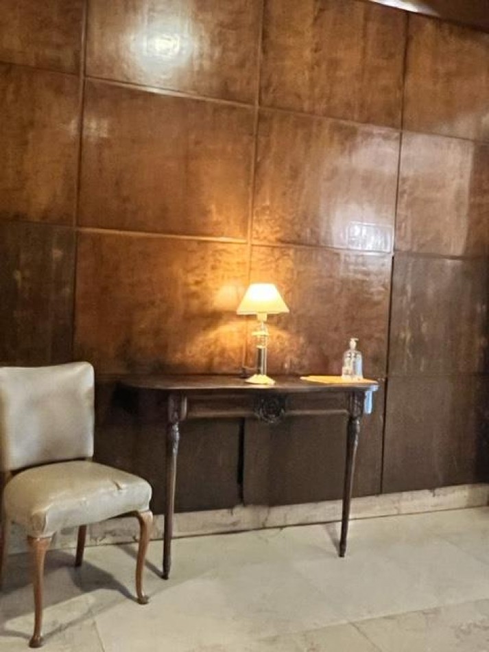EVALUE, VEALO, BUSCA ESTILO ??? departamento AMPLISIMO, señorial DE 3 amb con dependencia, dormitorios al frente con balcon, microcentro, a un paso de todo lo que necesite y del mar, EXCELENTE OPCION DE COMRPA !!!