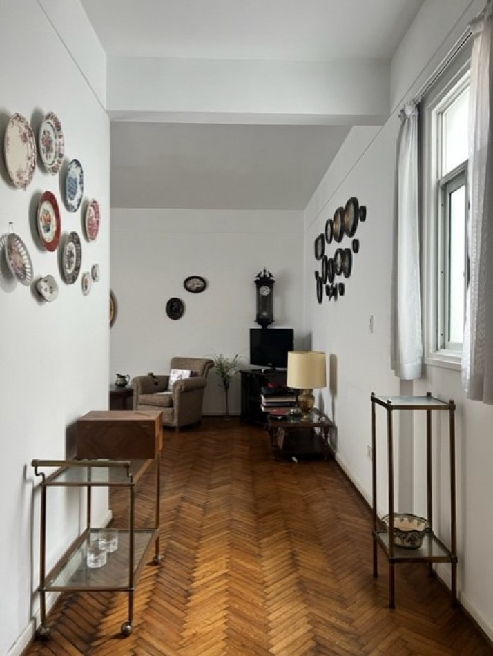 EVALUE, VEALO, BUSCA ESTILO ??? departamento AMPLISIMO, señorial DE 3 amb con dependencia, dormitorios al frente con balcon, microcentro, a un paso de todo lo que necesite y del mar, EXCELENTE OPCION DE COMRPA !!!