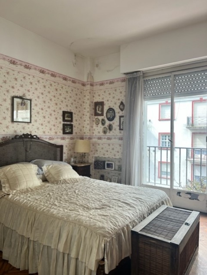 EVALUE, VEALO, BUSCA ESTILO ??? departamento AMPLISIMO, señorial DE 3 amb con dependencia, dormitorios al frente con balcon, microcentro, a un paso de todo lo que necesite y del mar, EXCELENTE OPCION DE COMRPA !!!