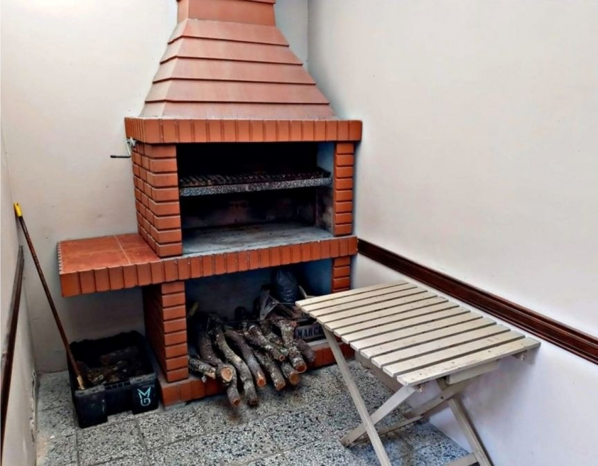 VENTA APTO LOCAL O EDIFICIO. CHALET CLASICO MDP, DE 6 AMBIENTES CON PATIO, PARRILLA, DESARROLLADO EN DOS PLANTAS, solo venta para proyecto comercial, o multifamiliar.