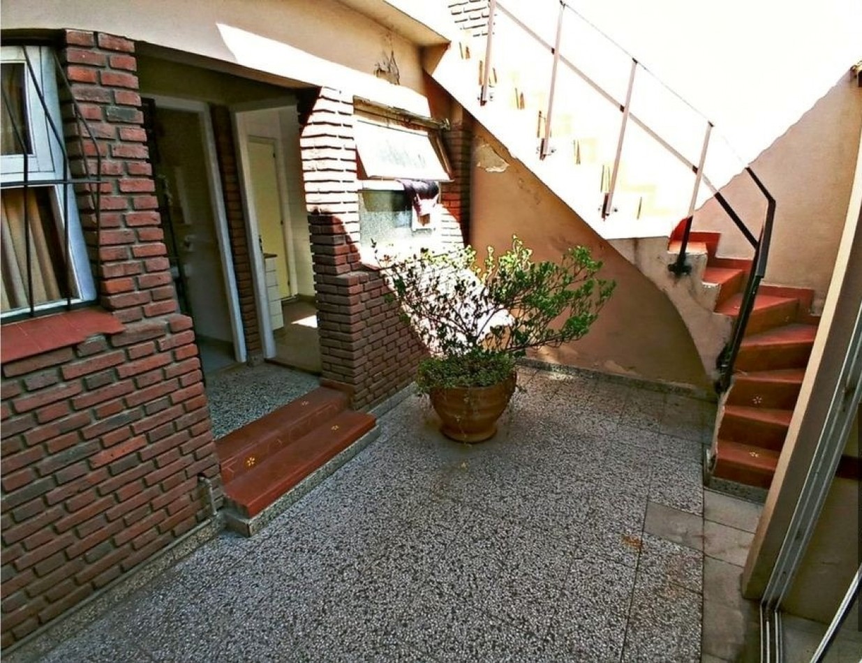 VENTA APTO LOCAL O EDIFICIO. CHALET CLASICO MDP, DE 6 AMBIENTES CON PATIO, PARRILLA, DESARROLLADO EN DOS PLANTAS, solo venta para proyecto comercial, o multifamiliar.
