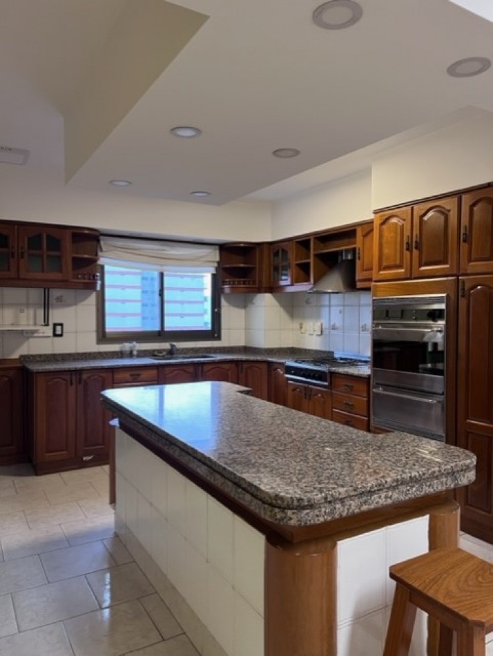 VENTA MDP, ZONA CHAUVIN/MACROCENTRO, PISO UNICO EN SU ESTILO, CALIDAD, METRAJE, AMPLITUD DE AMBIENTES, VISTA PANORAMICA, CONSULTANOS !!!
