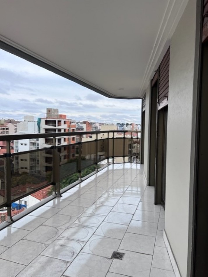 VENTA MDP, ZONA CHAUVIN/MACROCENTRO, PISO UNICO EN SU ESTILO, CALIDAD, METRAJE, AMPLITUD DE AMBIENTES, VISTA PANORAMICA, CONSULTANOS !!!