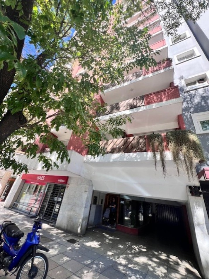 VENTA DEPARTAMENTO 3 AMBIENTES, AL FRENTE, BALCON Y COCHERA, PLAZA MITRE Y....RETASADO !!!!!!