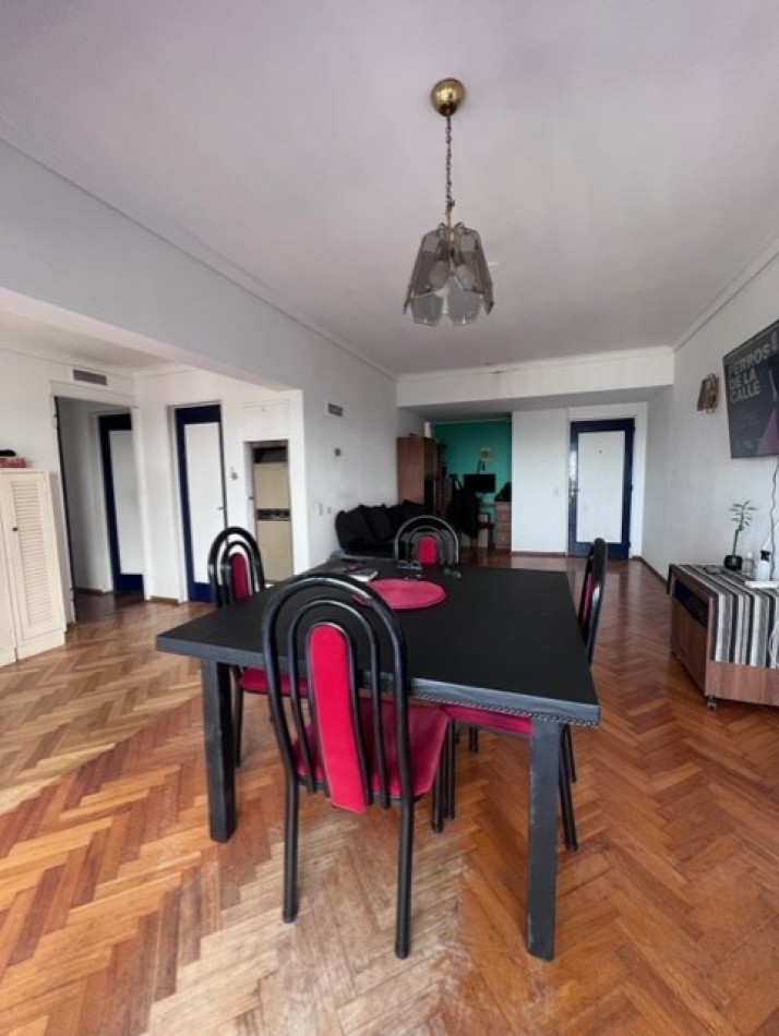 VENTA DEPARTAMENTO DE 3 AMB, BALCON , VISTA PANORAMICA, COCHERA Y BAULERA , EN EL POPULAR EDIFICIO LAFAYETTE