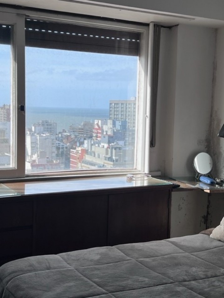VENTA DEPARTAMENTO DE 3 AMB, BALCON , VISTA PANORAMICA, COCHERA Y BAULERA , EN EL POPULAR EDIFICIO LAFAYETTE