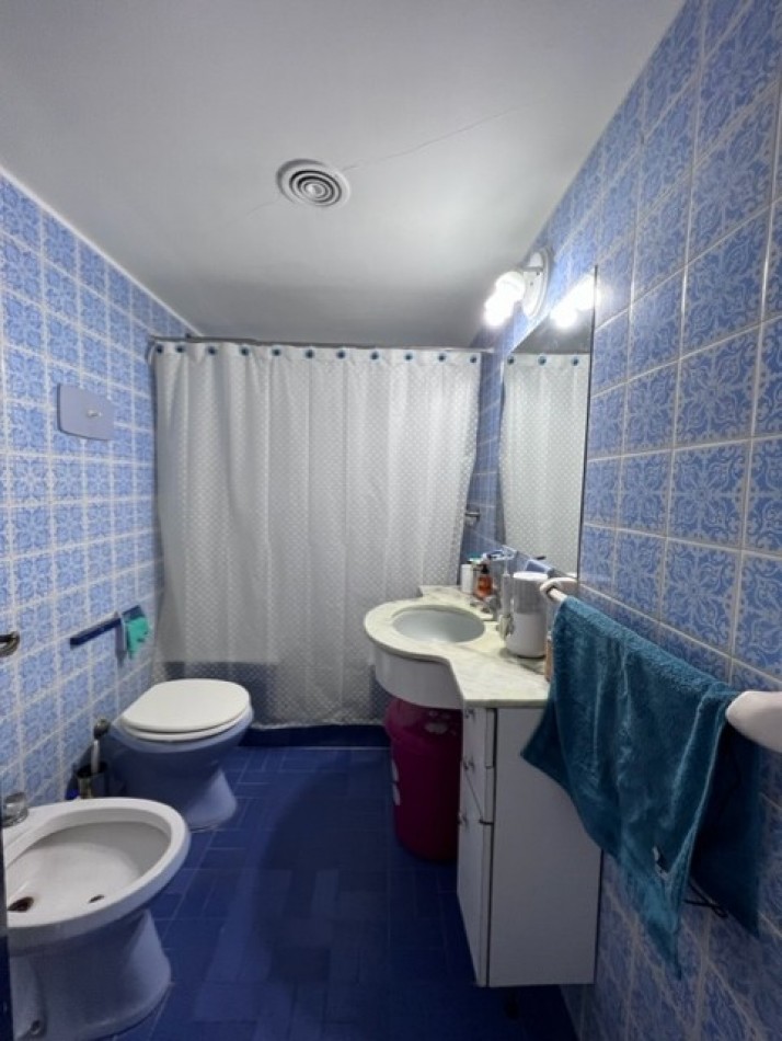 VENTA DEPARTAMENTO DE 3 AMB, BALCON , VISTA PANORAMICA, COCHERA Y BAULERA , EN EL POPULAR EDIFICIO LAFAYETTE