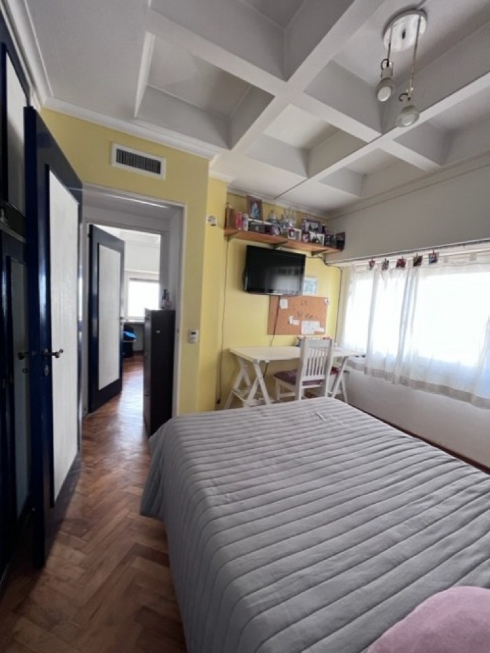 VENTA DEPARTAMENTO DE 3 AMB, BALCON , VISTA PANORAMICA, COCHERA Y BAULERA , EN EL POPULAR EDIFICIO LAFAYETTE