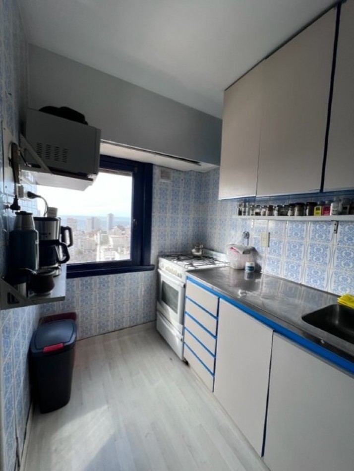 VENTA DEPARTAMENTO DE 3 AMB, BALCON , VISTA PANORAMICA, COCHERA Y BAULERA , EN EL POPULAR EDIFICIO LAFAYETTE