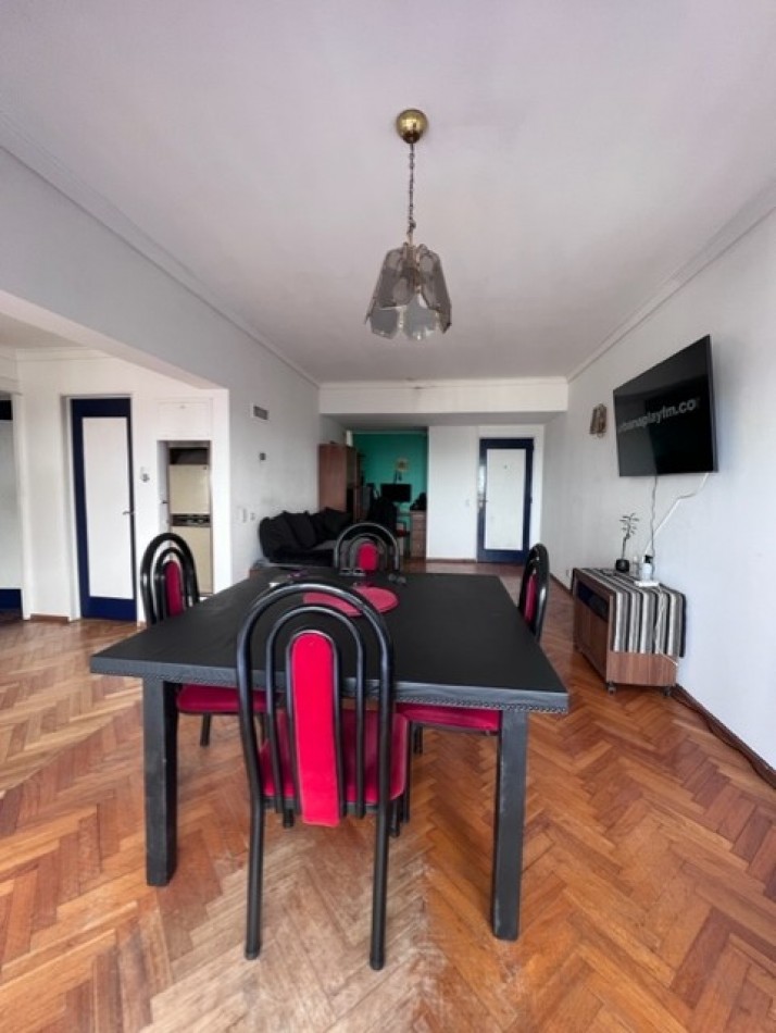 VENTA DEPARTAMENTO DE 3 AMB, BALCON , VISTA PANORAMICA, COCHERA Y BAULERA , EN EL POPULAR EDIFICIO LAFAYETTE