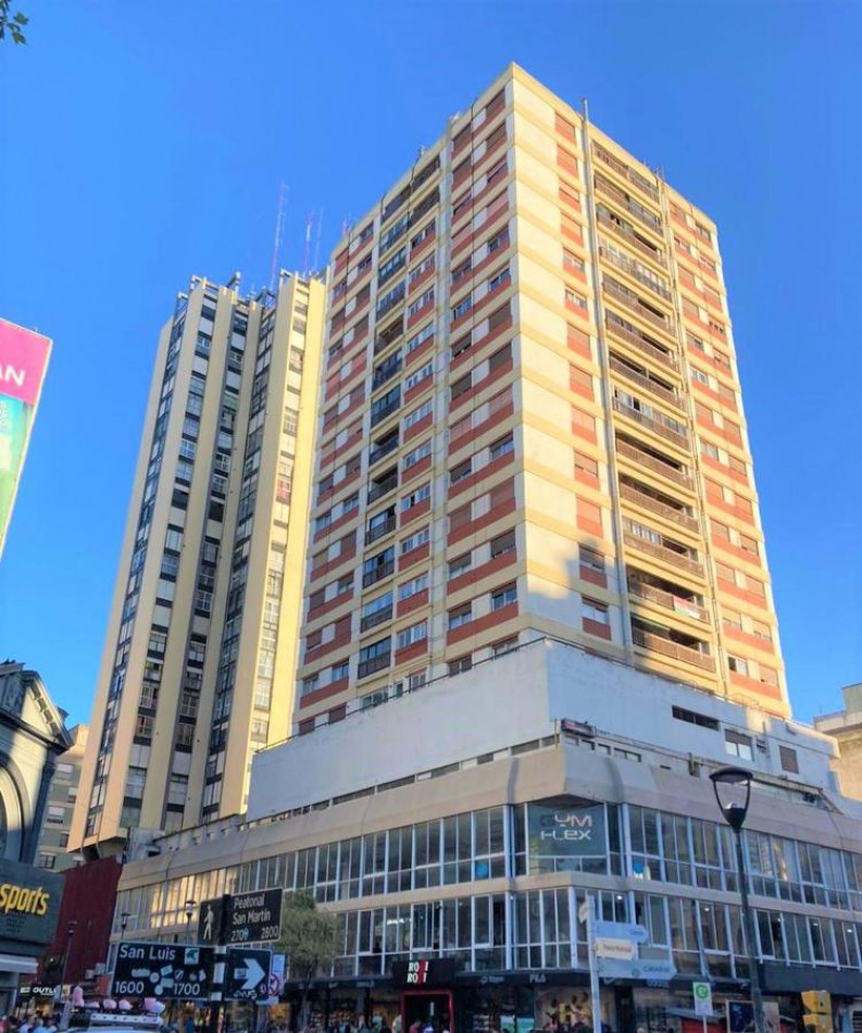 VENTA DEPARTAMENTO DE 3 AMB, BALCON , VISTA PANORAMICA, COCHERA Y BAULERA , EN EL POPULAR EDIFICIO LAFAYETTE