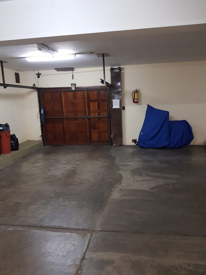 venta impactante piso con parque y quincho propio y cochera 2/3 autos, a metros del mar !!!!!