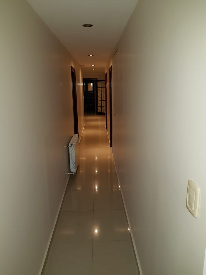 venta impactante piso con parque y quincho propio y cochera 2/3 autos, a metros del mar !!!!!