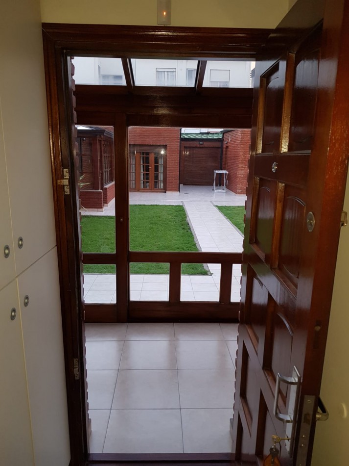 venta impactante piso con parque y quincho propio y cochera 2/3 autos, a metros del mar !!!!!