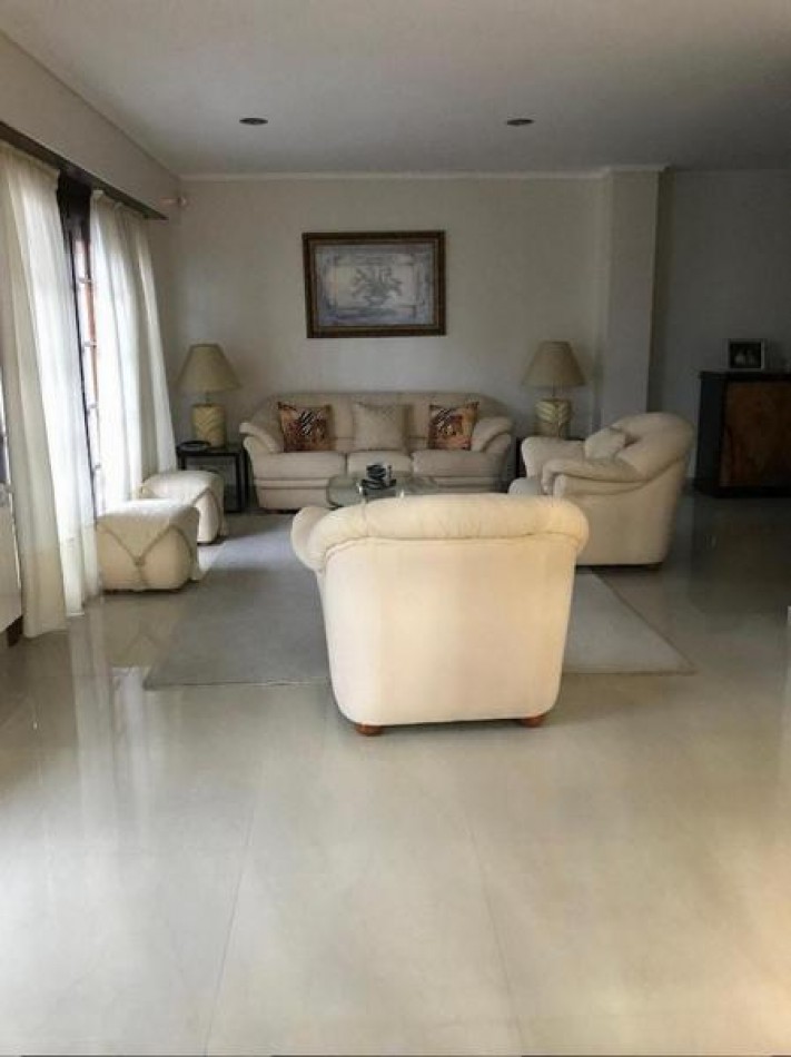 venta impactante piso con parque y quincho propio y cochera 2/3 autos, a metros del mar !!!!!