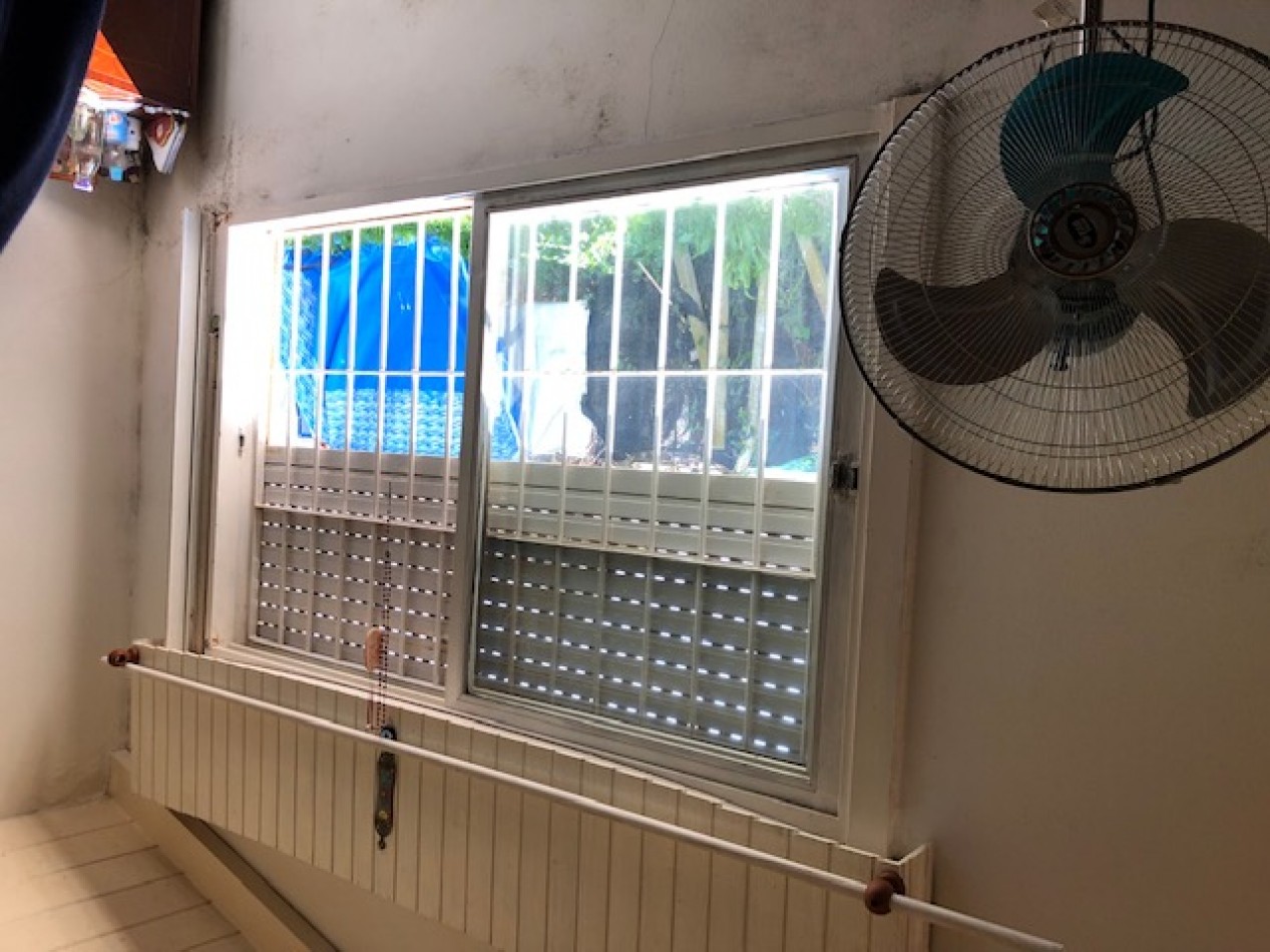NUEVO VALOR!!! RETASADA !!! VENTA CASA AMERICANA EN LOTE PROPIO !!! casa de 3 amb. o casa con dpto independiente, apta dos familias, en caisamar con gran lote y posibilidades de ampliar