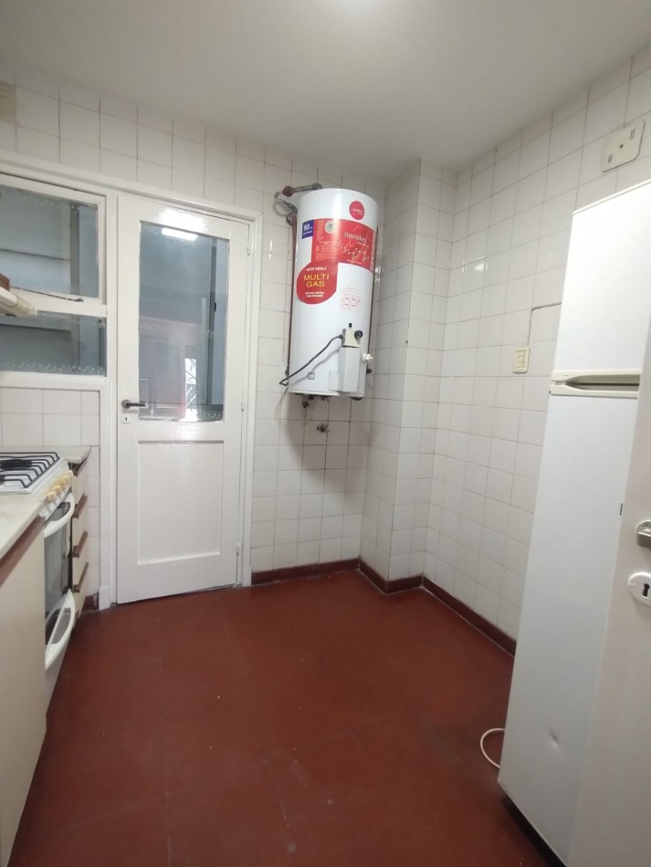 VENTA DEPARTAMENTO 3 AMBIENTES, AL FRENTE, BALCON Y COCHERA, PLAZA MITRE Y....RETASADO !!!!!!
