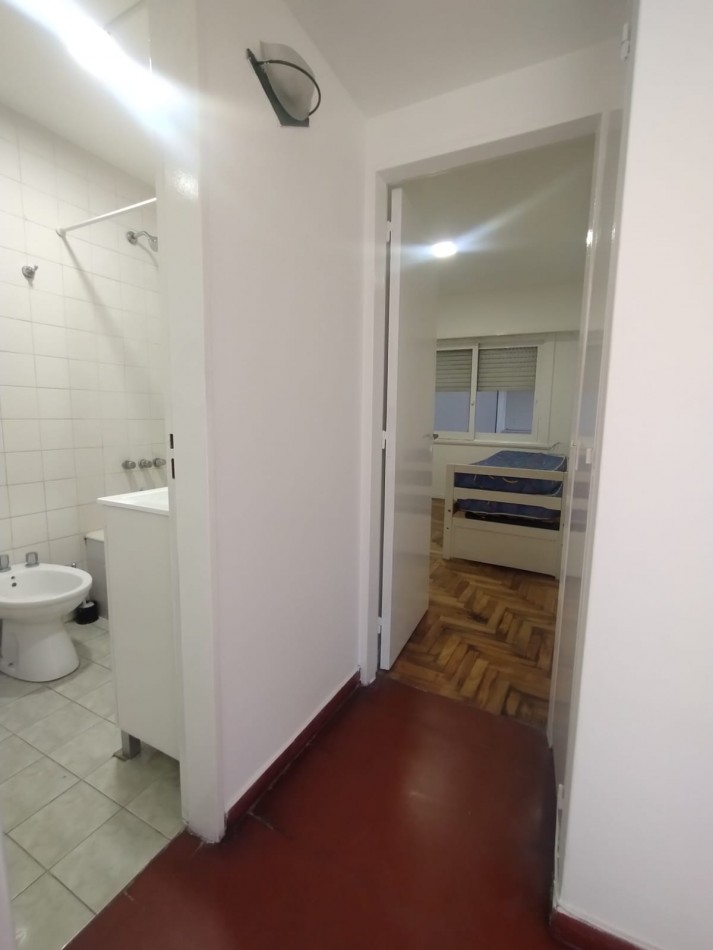 VENTA DEPARTAMENTO 3 AMBIENTES, AL FRENTE, BALCON Y COCHERA, PLAZA MITRE Y....RETASADO !!!!!!