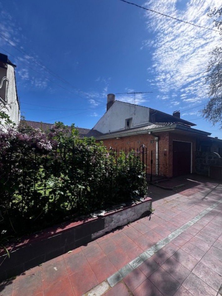 VENTA CHALET DESARROLLADO EN UNA SOLA PLANTA, CON PARQUE Y PATIO, ZONA NUEVA POMPEYA, a 7 cuadras del mar