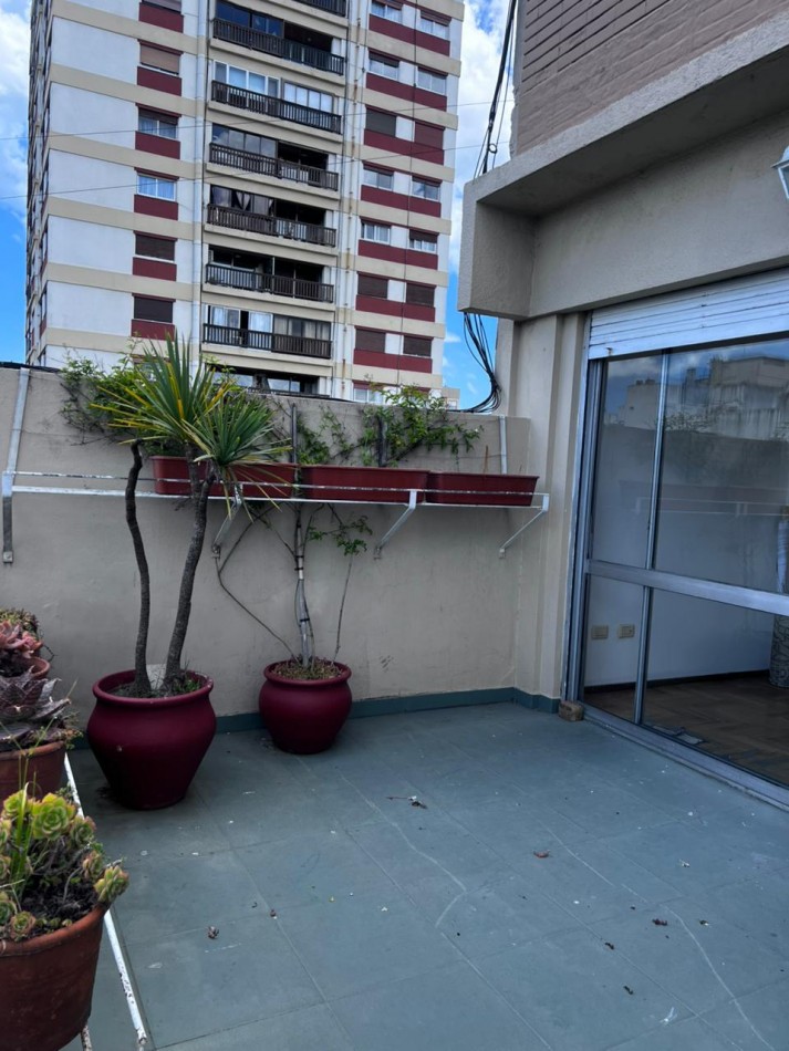 VENTA HERMOSO DPTO. 3 AMB. Y UNICO EN ZONA Y VISTAS !!!