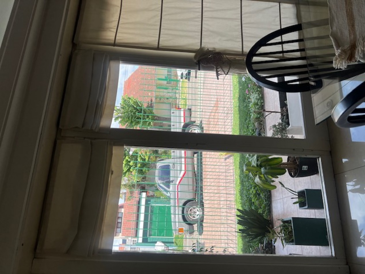 VENTA EN MDP. CHALET DE 4 AMB. CON PATIO, GARAJE Y TROTADORA P/ VS. AUTOS Y QUINCHO. ZONA ALBERTI Y JARA