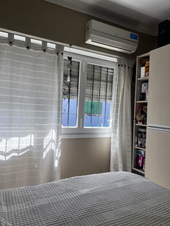 VENTA IMPECABLE CHALET, ZONA ALMAFUERTE Y JARA, MAR DEL PLATA, 4 AMB. GJE/QUINCHO Y PATIO