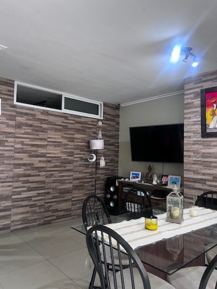 VENTA IMPECABLE CHALET, ZONA ALMAFUERTE Y JARA, MAR DEL PLATA, 4 AMB. GJE/QUINCHO Y PATIO