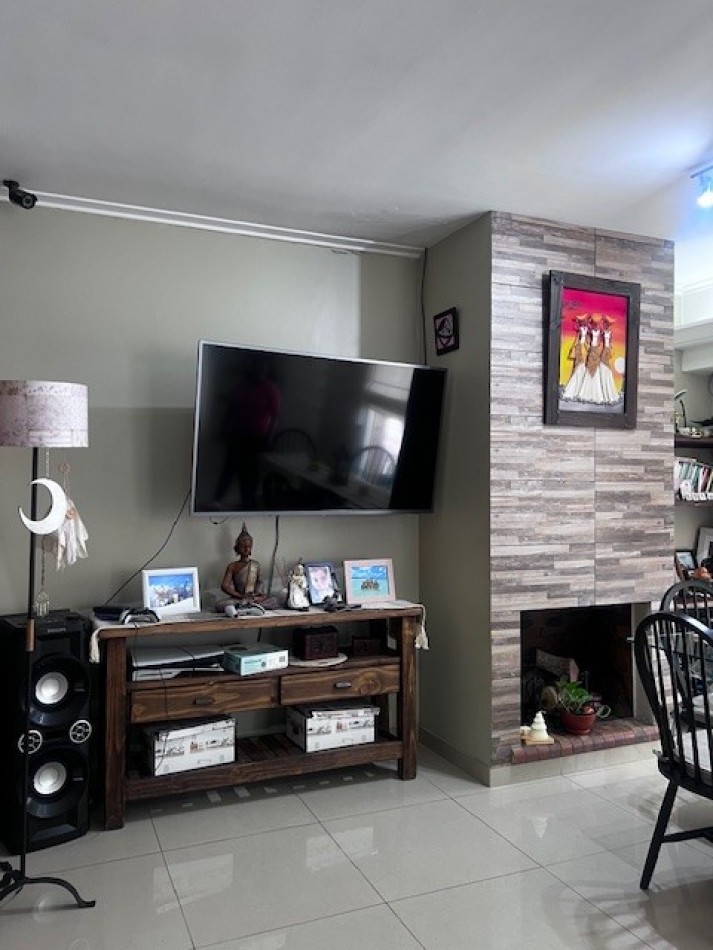 VENTA IMPECABLE CHALET, ZONA ALMAFUERTE Y JARA, MAR DEL PLATA, 4 AMB. GJE/QUINCHO Y PATIO