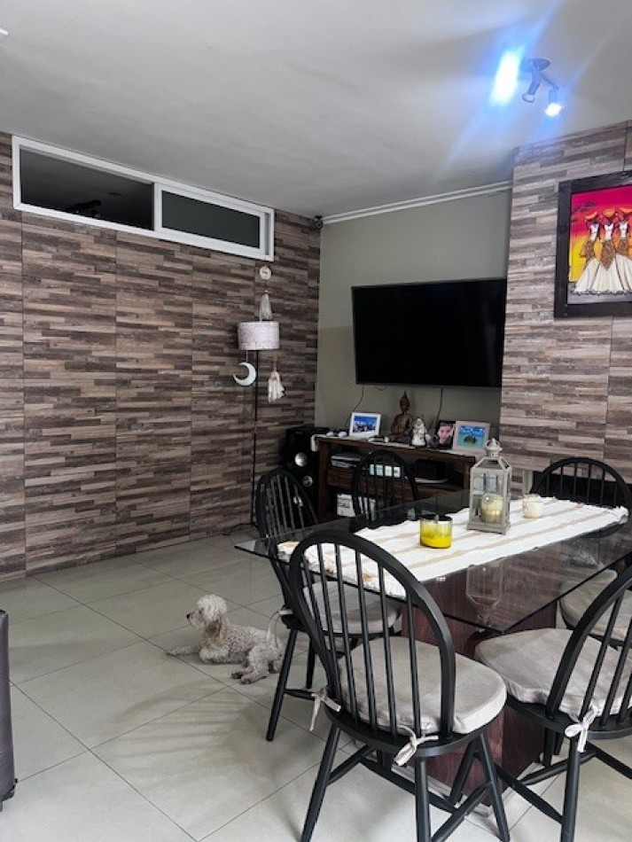 VENTA IMPECABLE CHALET, ZONA ALMAFUERTE Y JARA, MAR DEL PLATA, 4 AMB. GJE/QUINCHO Y PATIO