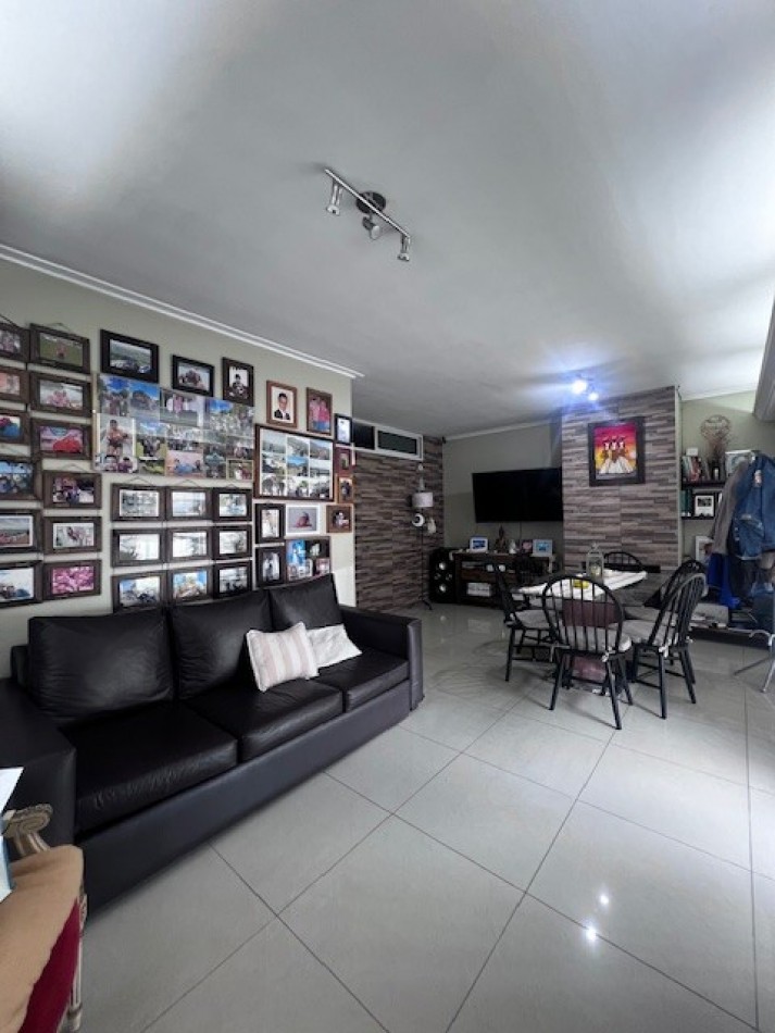 VENTA IMPECABLE CHALET, ZONA ALMAFUERTE Y JARA, MAR DEL PLATA, 4 AMB. GJE/QUINCHO Y PATIO