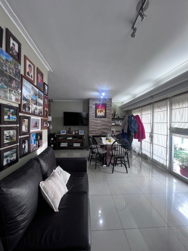 VENTA IMPECABLE CHALET, ZONA ALMAFUERTE Y JARA, MAR DEL PLATA, 4 AMB. GJE/QUINCHO Y PATIO