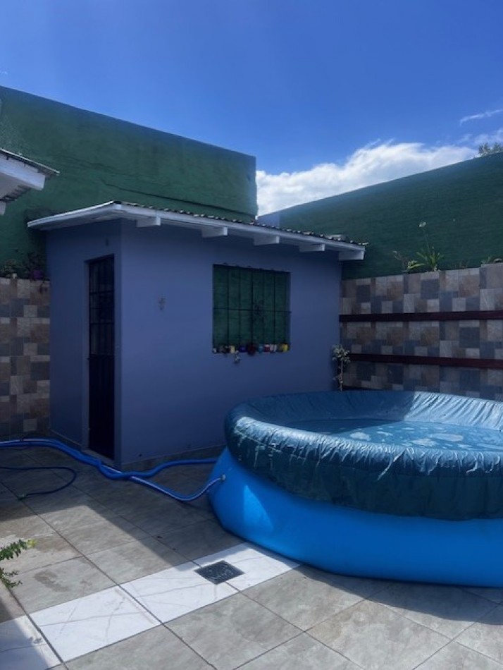 VENTA IMPECABLE CHALET, ZONA ALMAFUERTE Y JARA, MAR DEL PLATA, 4 AMB. GJE/QUINCHO Y PATIO
