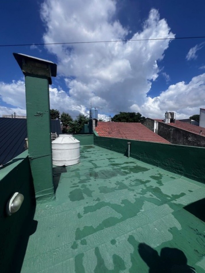 VENTA IMPECABLE CHALET, ZONA ALMAFUERTE Y JARA, MAR DEL PLATA, 4 AMB. GJE/QUINCHO Y PATIO