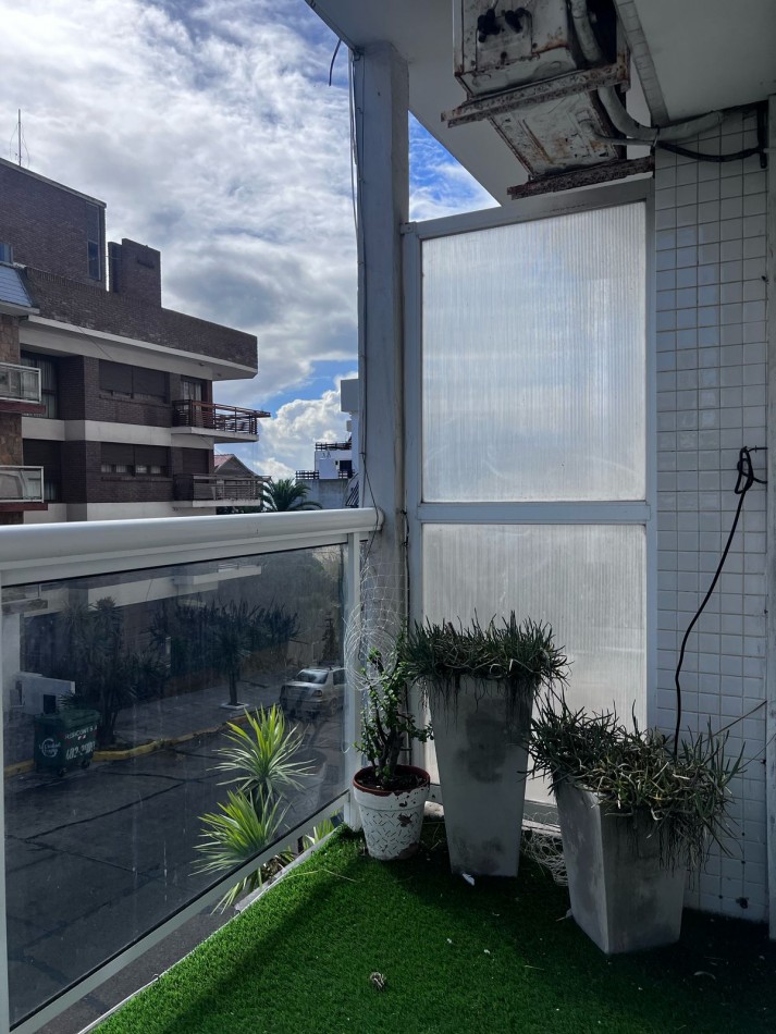 ALQUILER DEPTO. 3 AMB. SIN COCHERA EN LA PERLA!!!! SIN MUEBLES !!!!! O CONSULTE SU VALOR TOTALMENTE EQUIPADO !"!!!! IMPECABLE A METROS DEL MAR !!!
